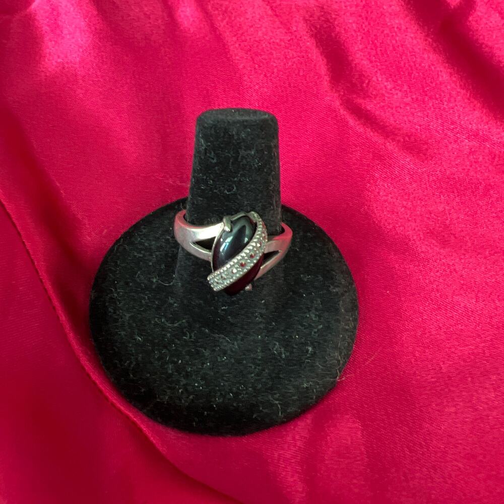 Black Onyx Color Sterling Silver Ring with a Marcasite Band Over Stone Size 7.5‎